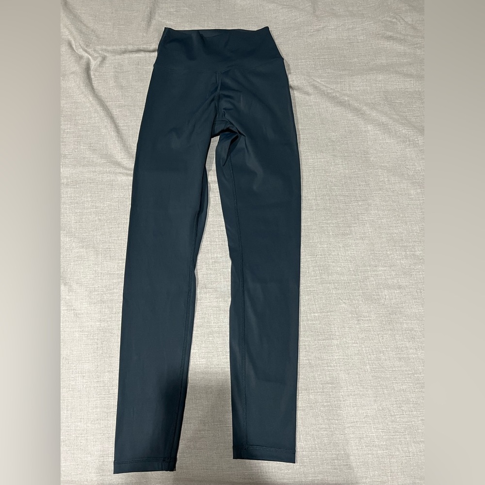 Born Primitive Blurberry Synergy Leggings. High waisted. In great condition.